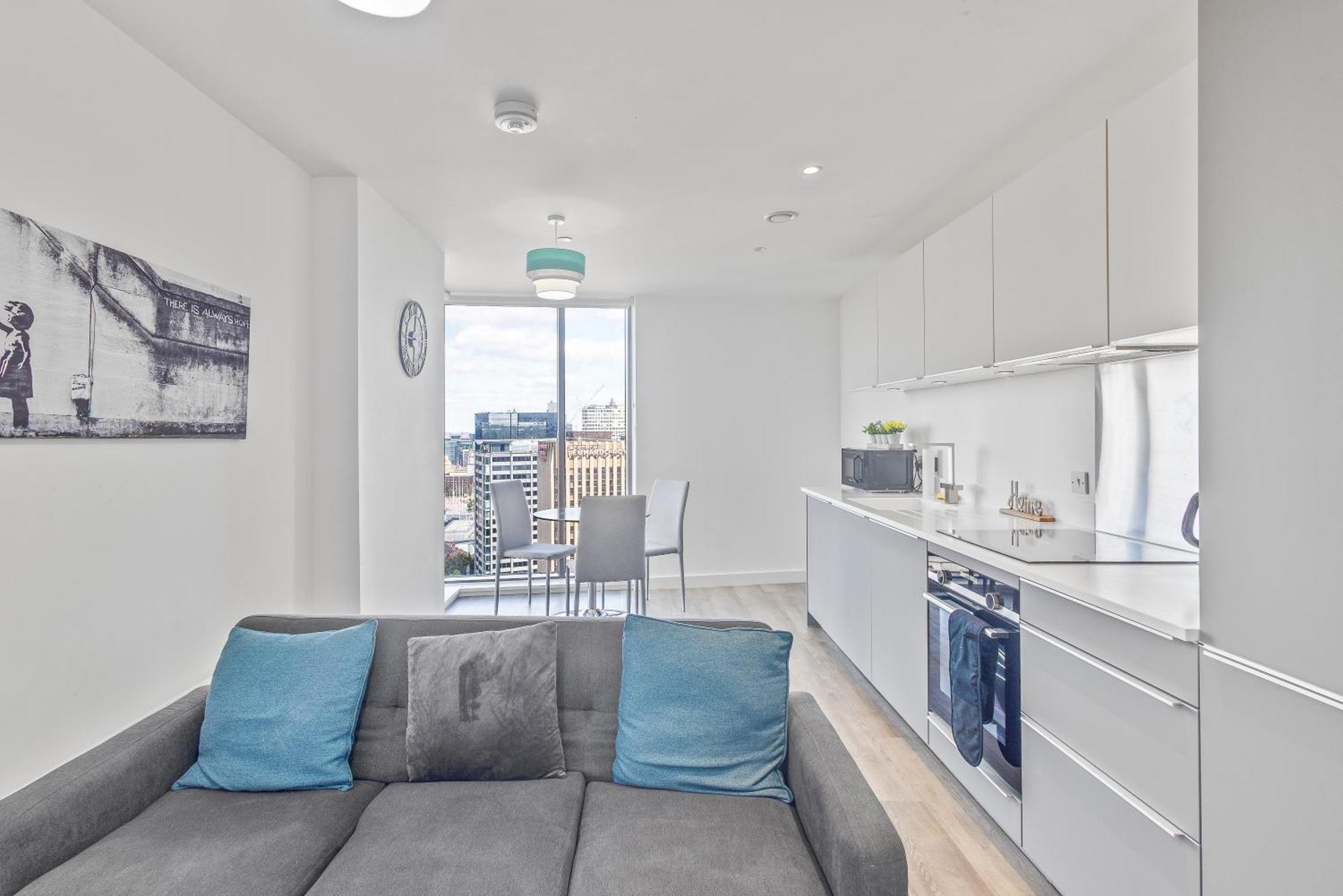 Luxury 2 Bedroom Apartment, On Broad Street! バーミンガム エクステリア 写真