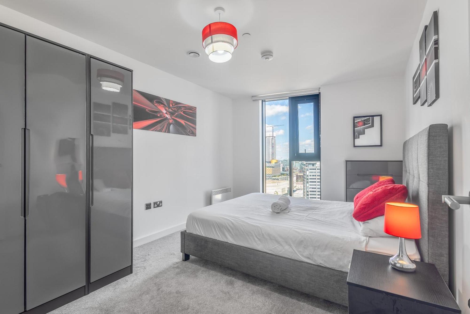 Luxury 2 Bedroom Apartment, On Broad Street! バーミンガム エクステリア 写真
