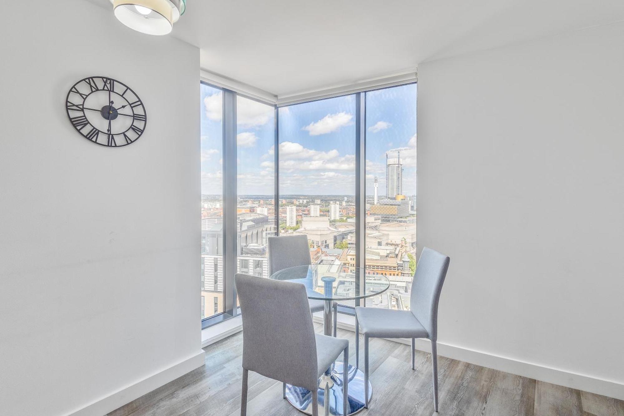 Luxury 2 Bedroom Apartment, On Broad Street! バーミンガム エクステリア 写真