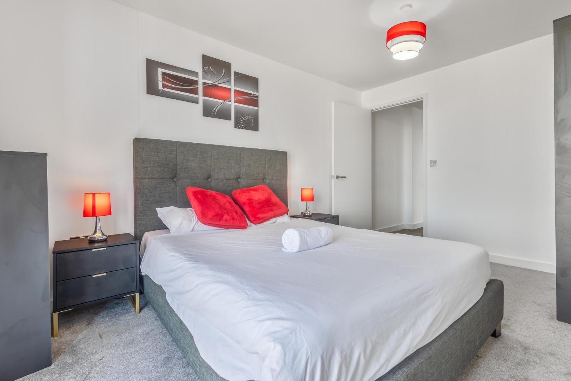 Luxury 2 Bedroom Apartment, On Broad Street! バーミンガム エクステリア 写真