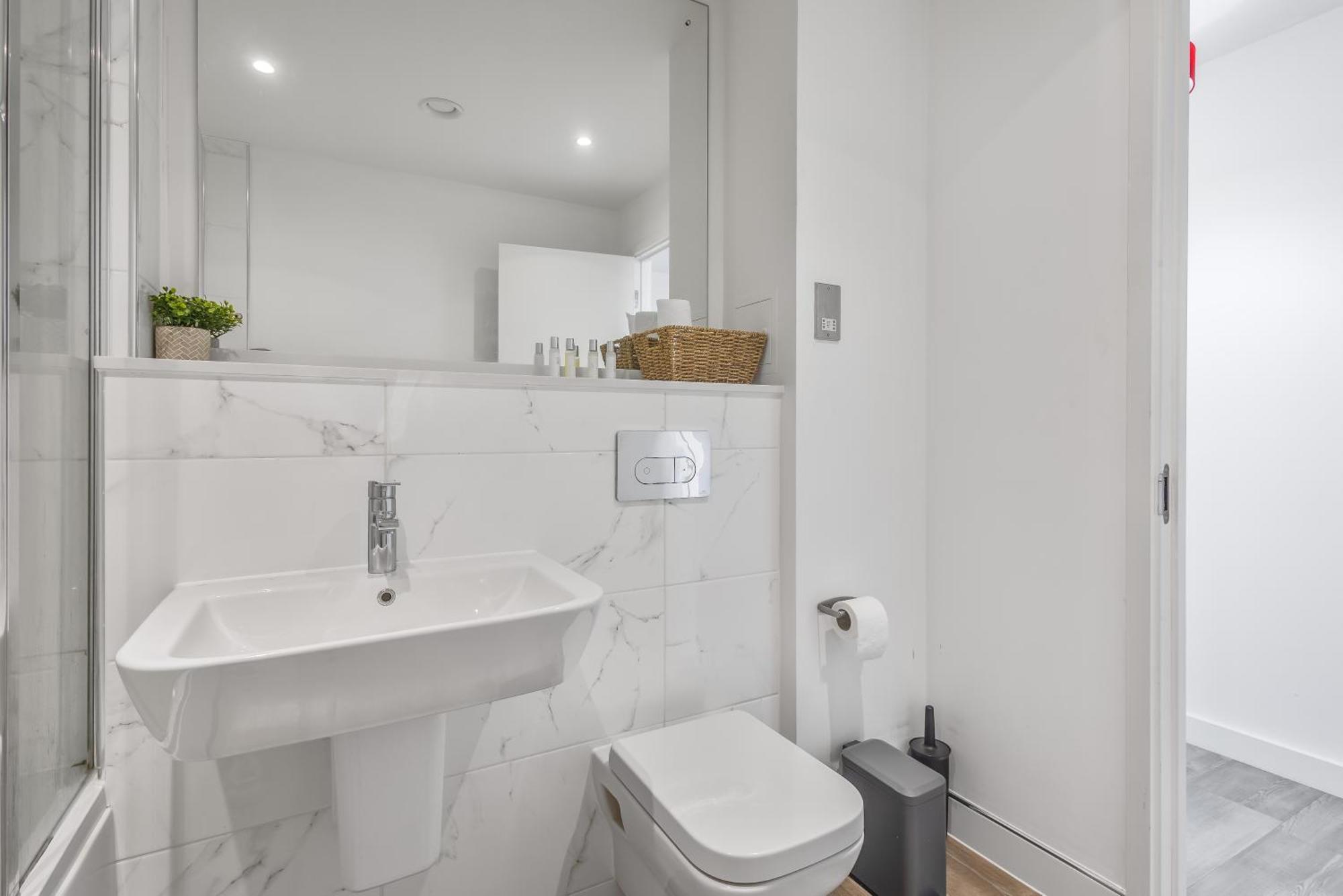 Luxury 2 Bedroom Apartment, On Broad Street! バーミンガム エクステリア 写真